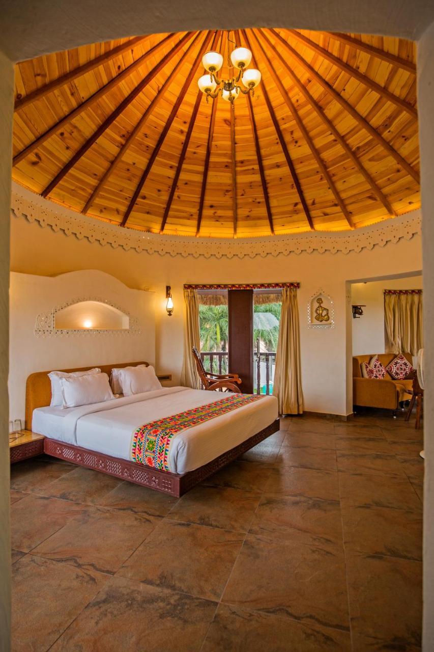 Nirali Resorts Rádzskot Kültér fotó