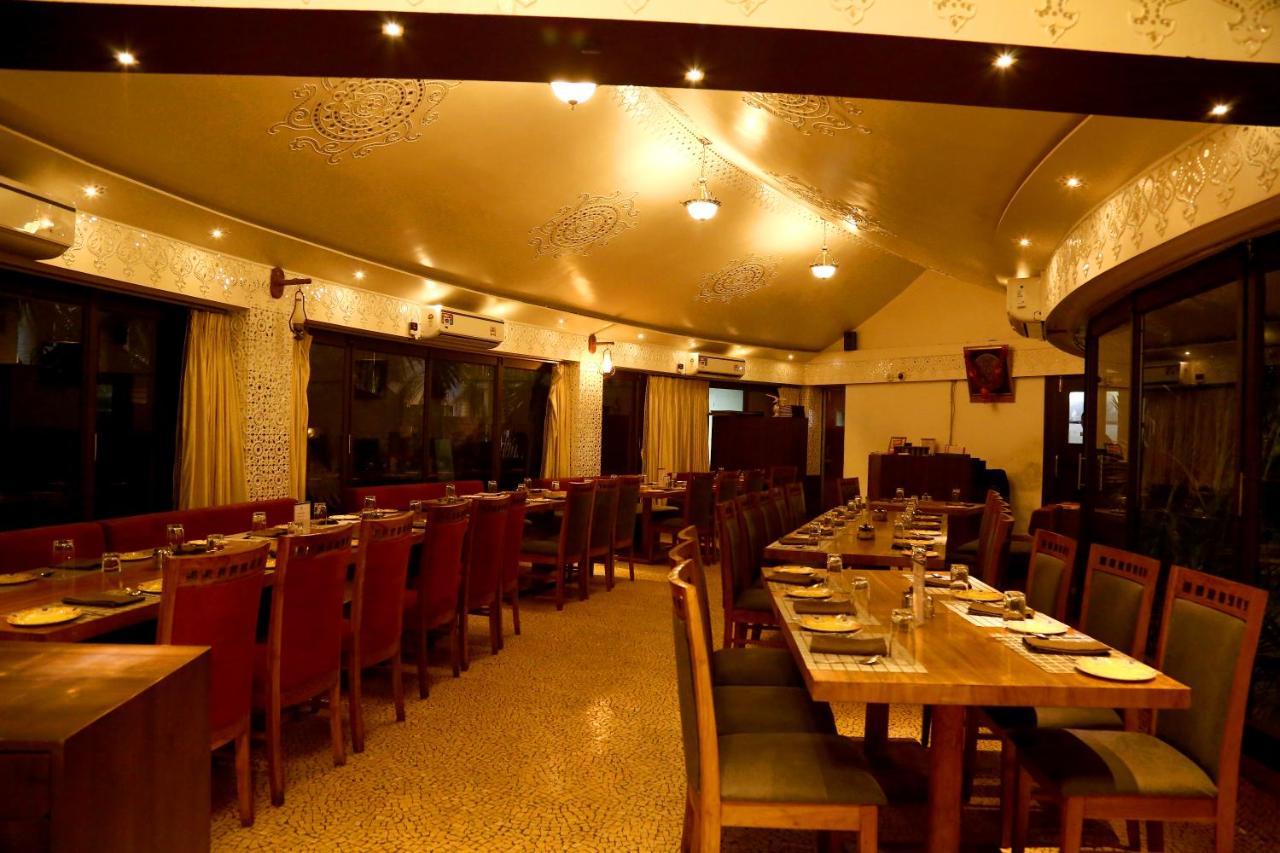 Nirali Resorts Rádzskot Kültér fotó